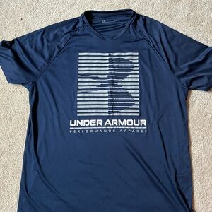 Men Under Armour athletic shirt